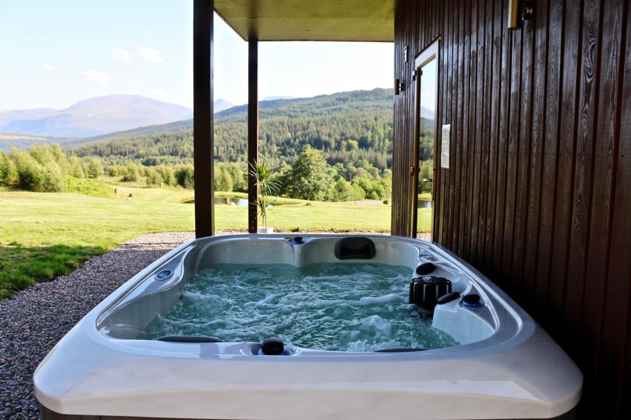 Appartement Frances' Sketch Pad With Hot Tub à Fort William Extérieur photo